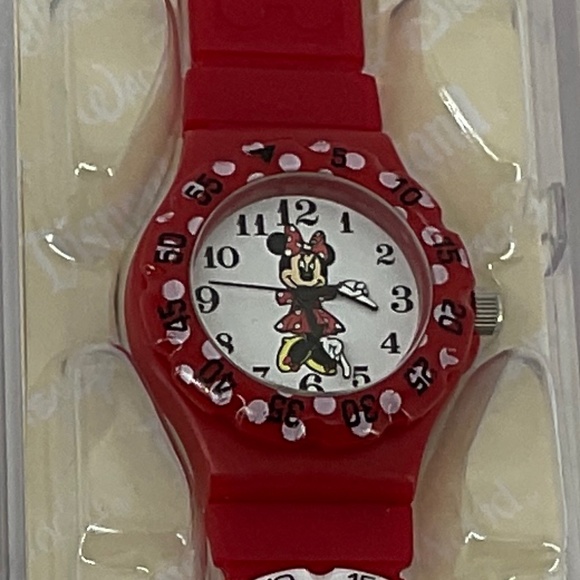 DISNEY MINNIE MOUSE WATCH WITH 3 INTERCHANCHABLE FACING IN CASE FROM DISNEY LAND - Picture 7 of 9
